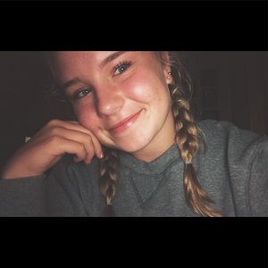 Meet your Posher, Claire